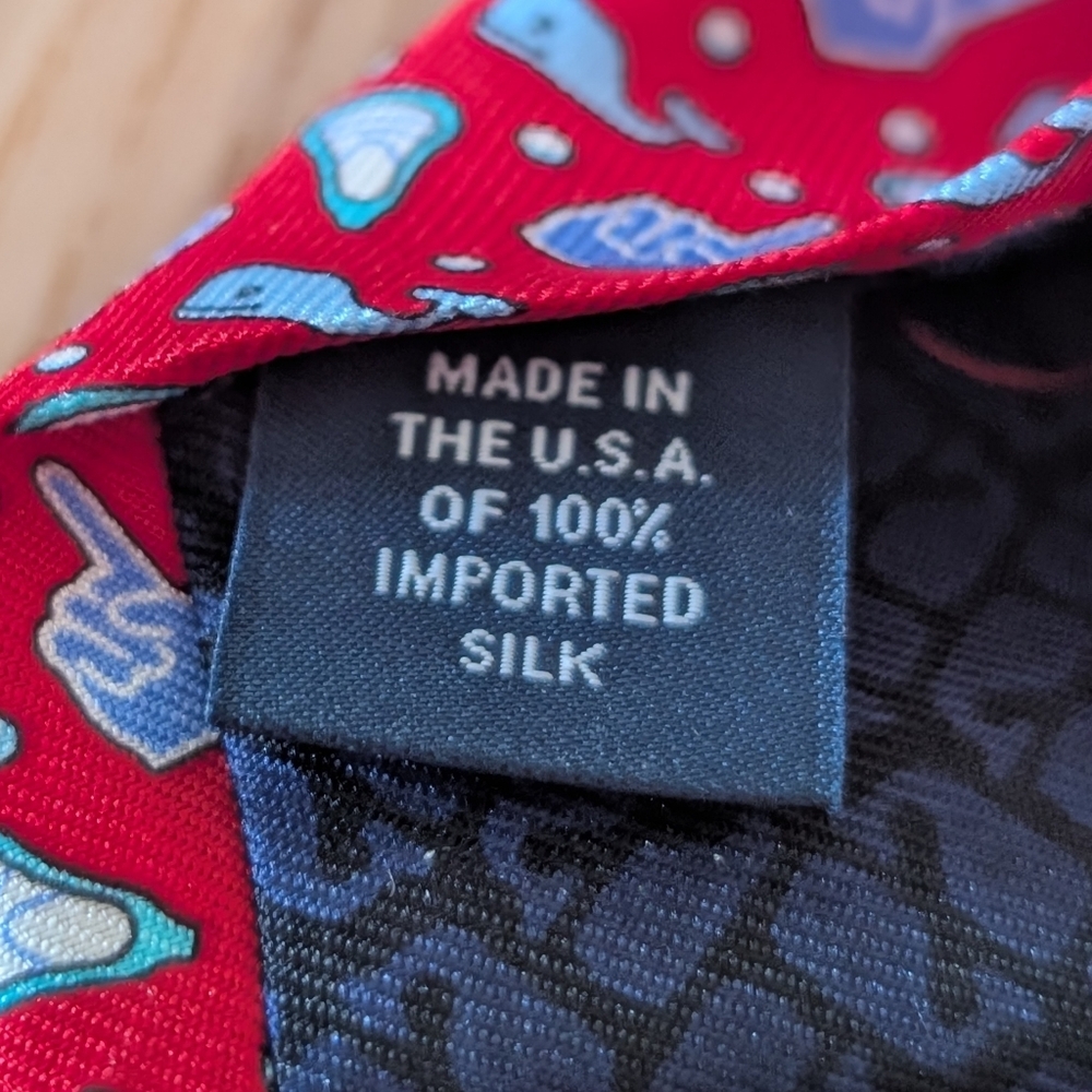 Vineyard Vines 100% Silk Tie